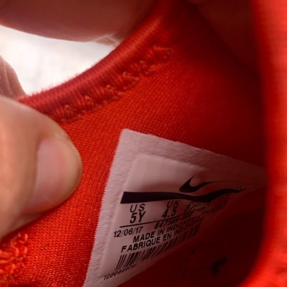 Size 5Y Nike Huaraches - Picture 3 of 4